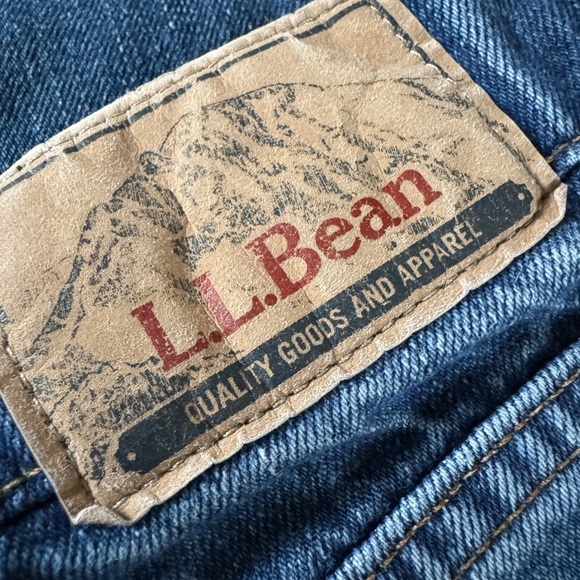 L.L. Bean Natural Fit Straight Leg Blue Jeans 100% Cotton Comfy Mens Size 42x30 - Picture 3 of 4